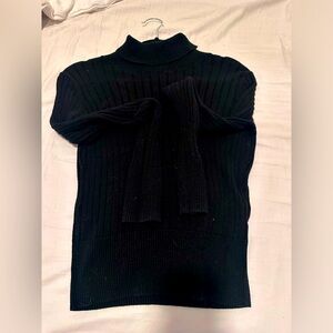 Aeropostale turtle neck, or it could be worn down. Size: M